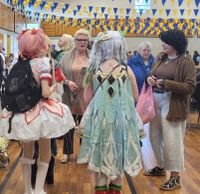 Cosplayer im Gespr&auml;ch mit Rita Feinkohl